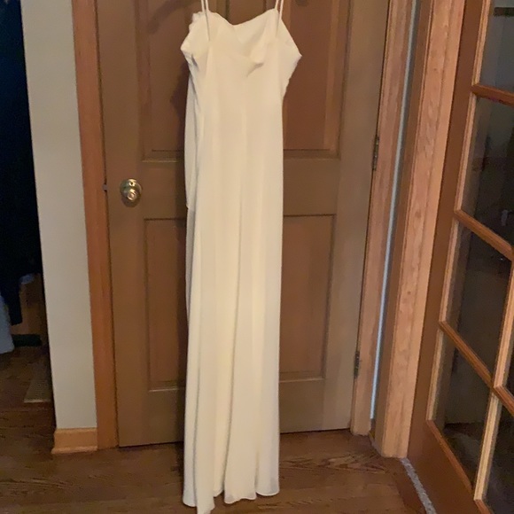 Long white crepe formal dress w/ spaghetti straps - Picture 5 of 7